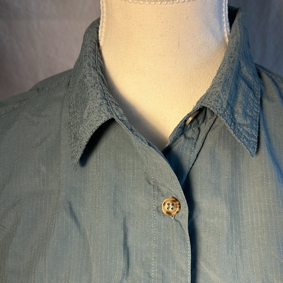 Women’s vintage Helly Hanson button down collared hiking tank top - Picture 3 of 8